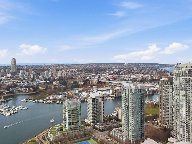 4302 1408 Strathmore Mews