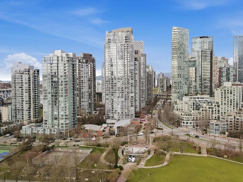 4302 1408 Strathmore Mews