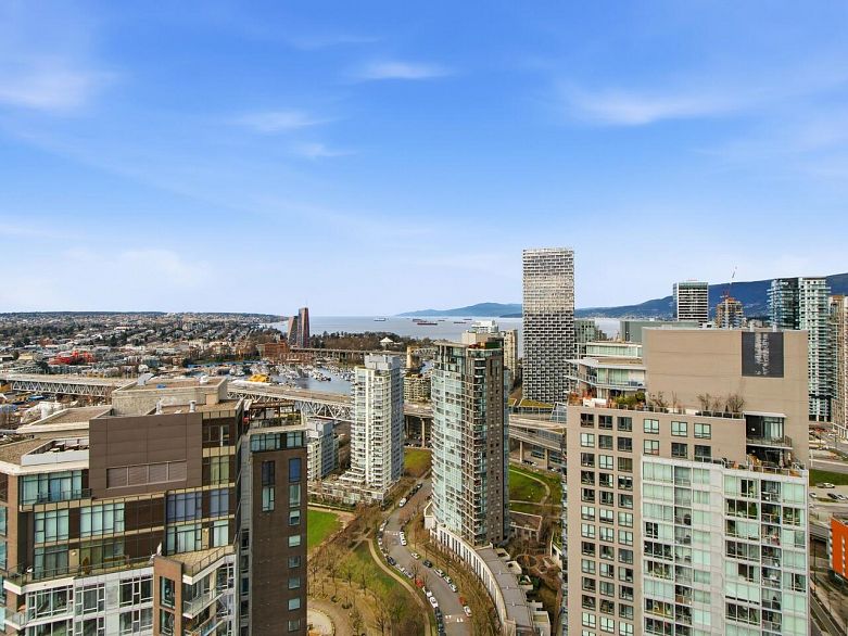 4302 1408 Strathmore Mews
