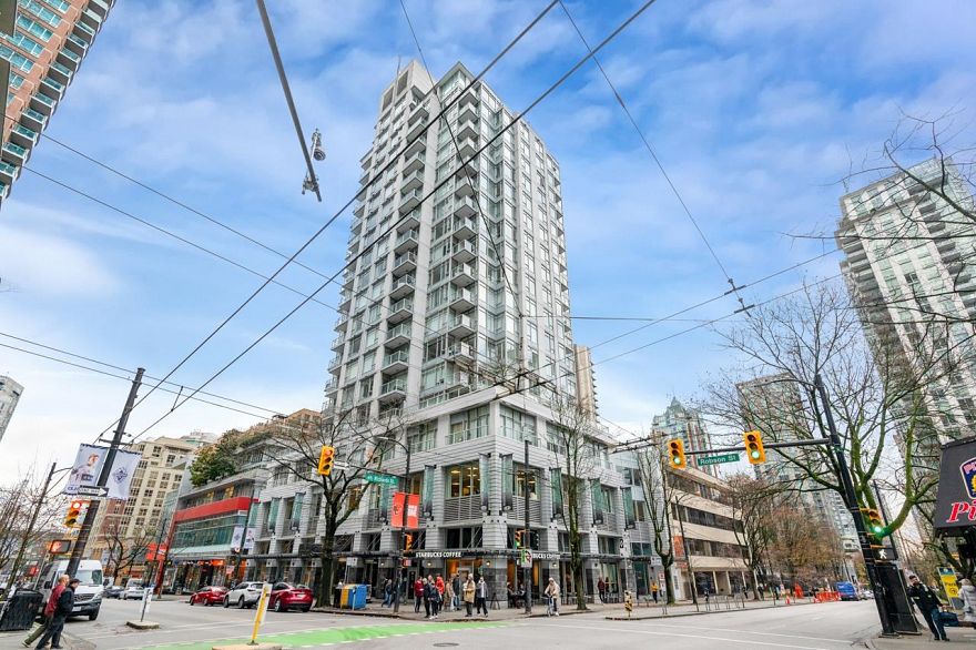 1201 480 Robson Street