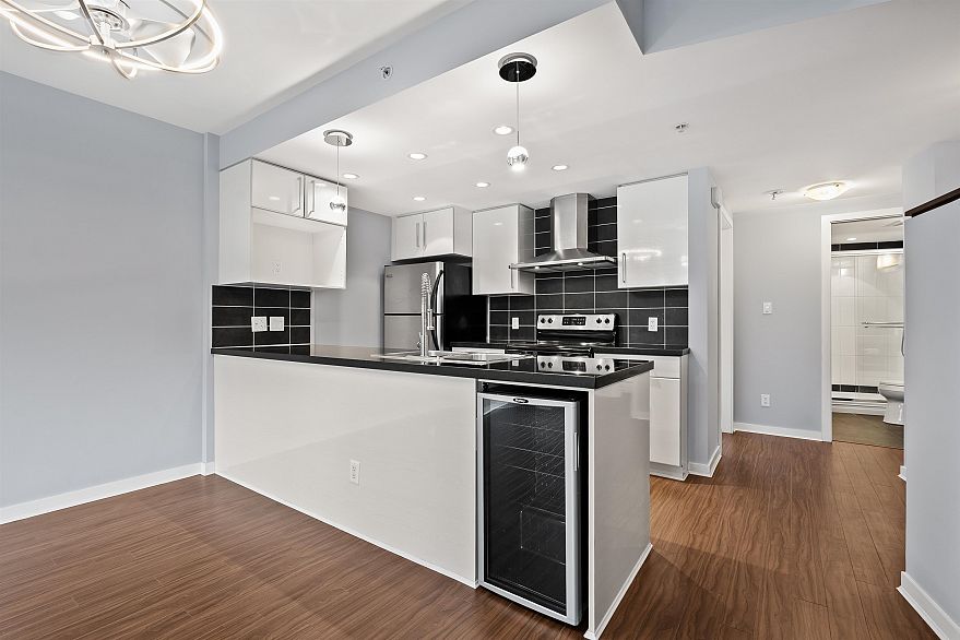 221 188 Keefer Place