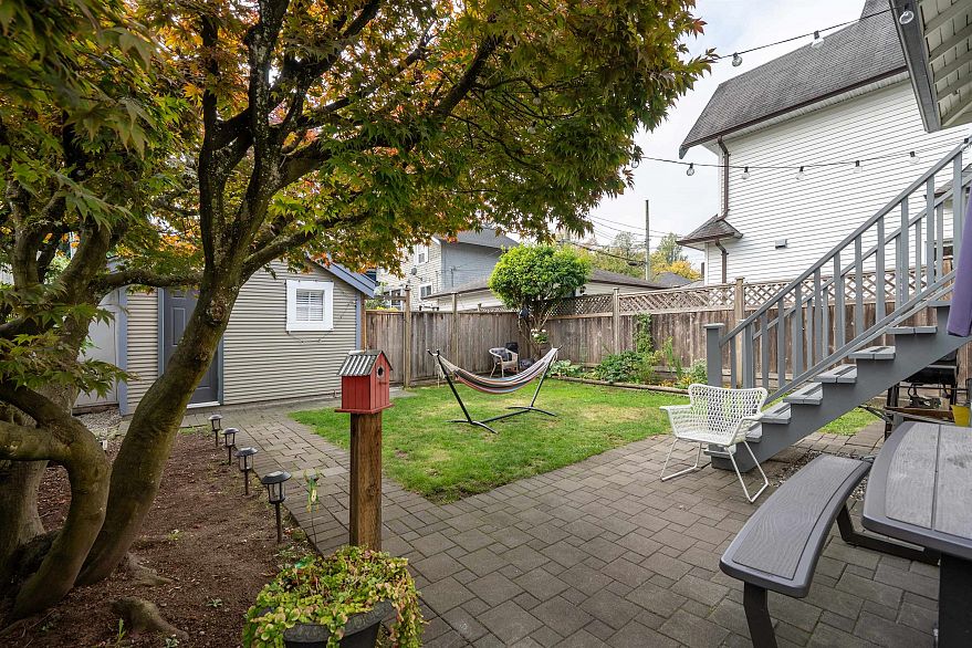 518 E 11th Avenue