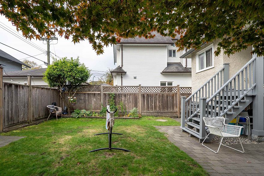 518 E 11th Avenue