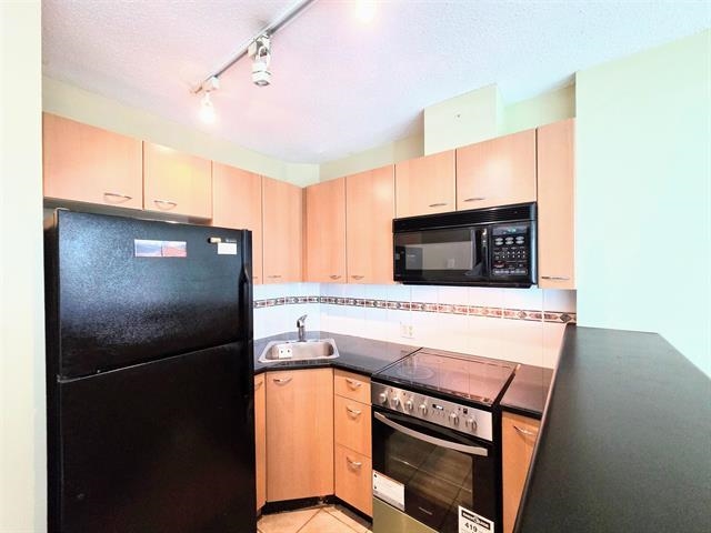 1109 1367 Alberni Street