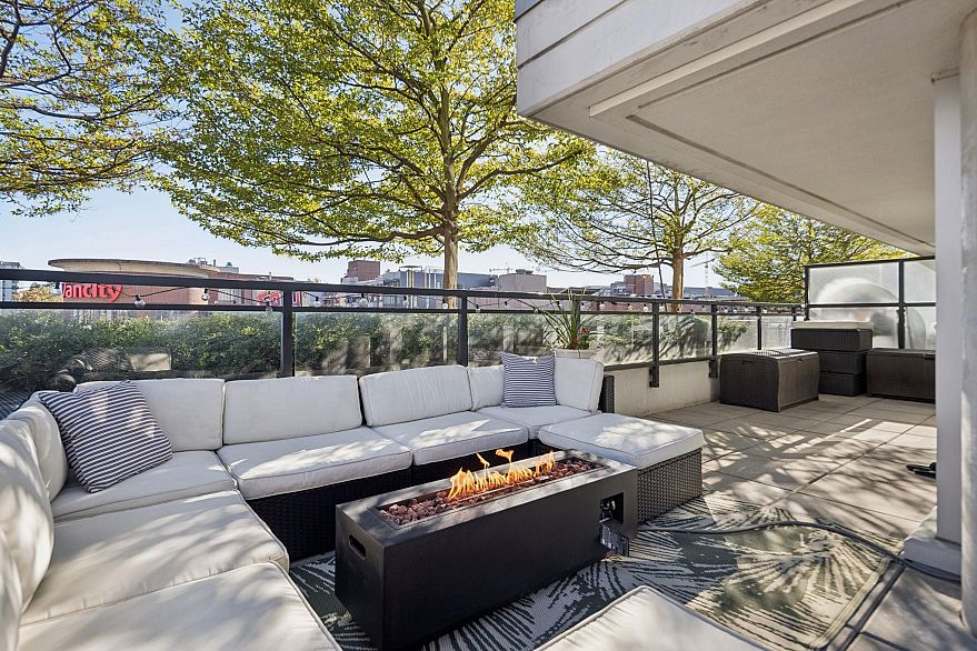 1007 188 Keefer Street