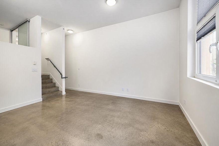 208 150 E Cordova Street