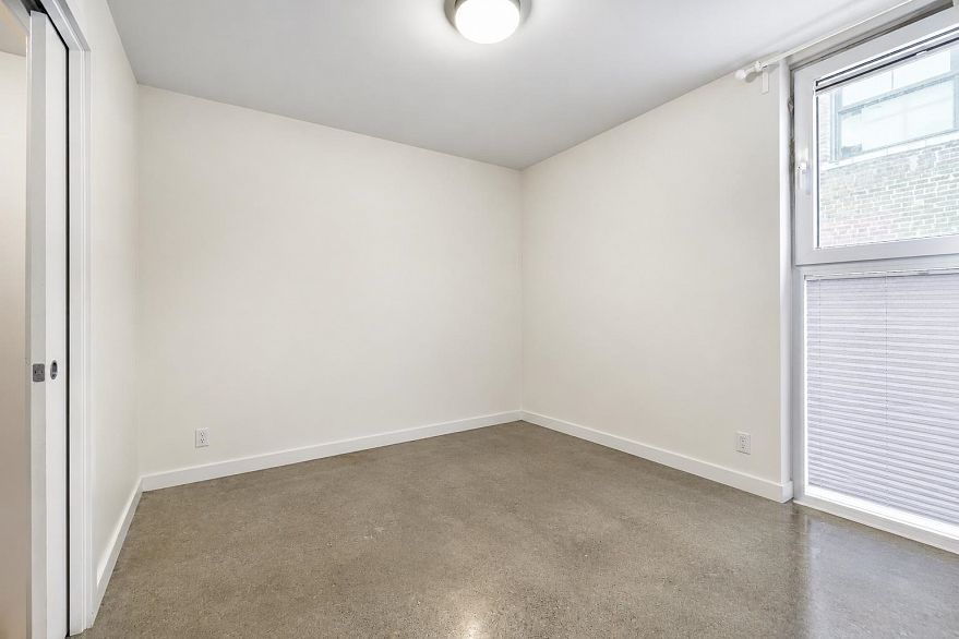 208 150 E Cordova Street
