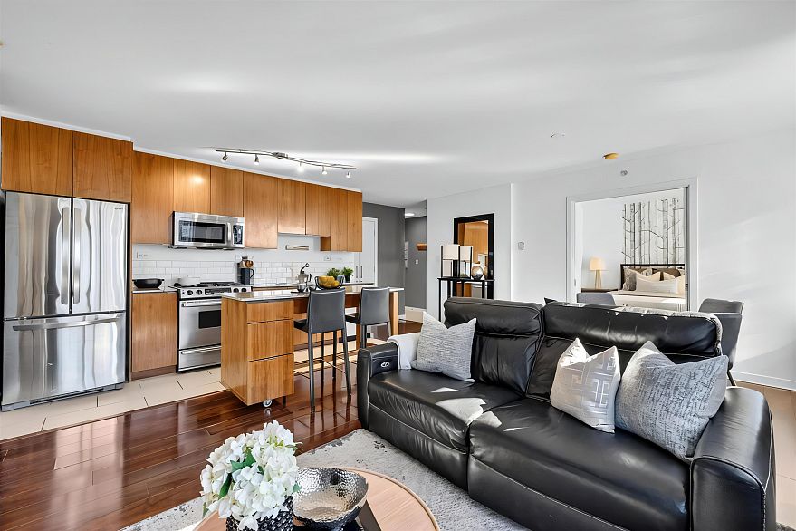 1507 989 Beatty Street