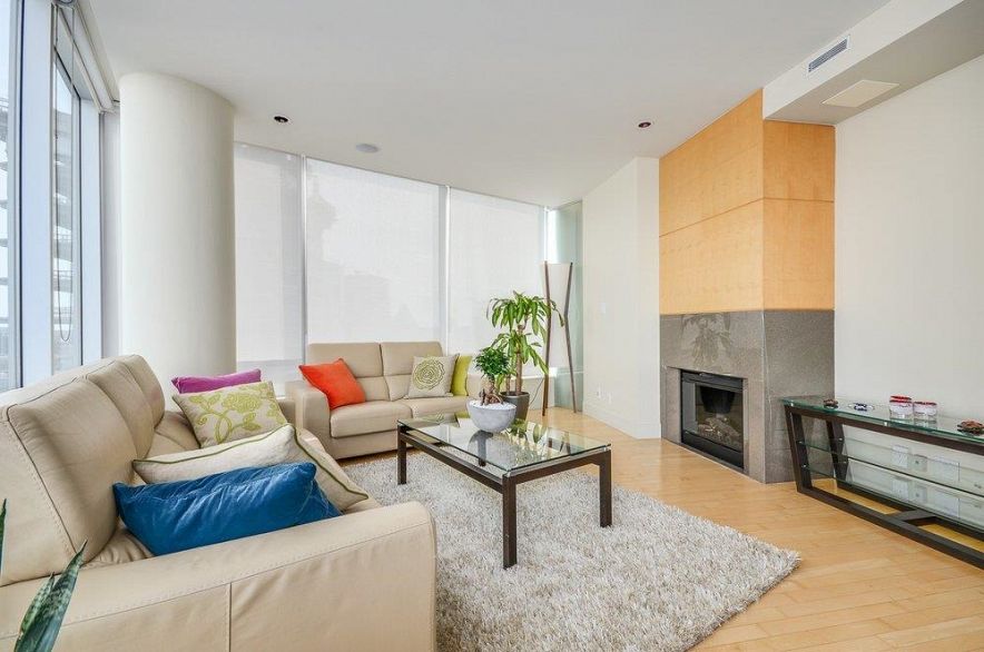 3304 1077 W Cordova Street