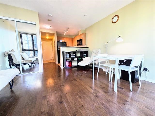 1109 1367 Alberni Street