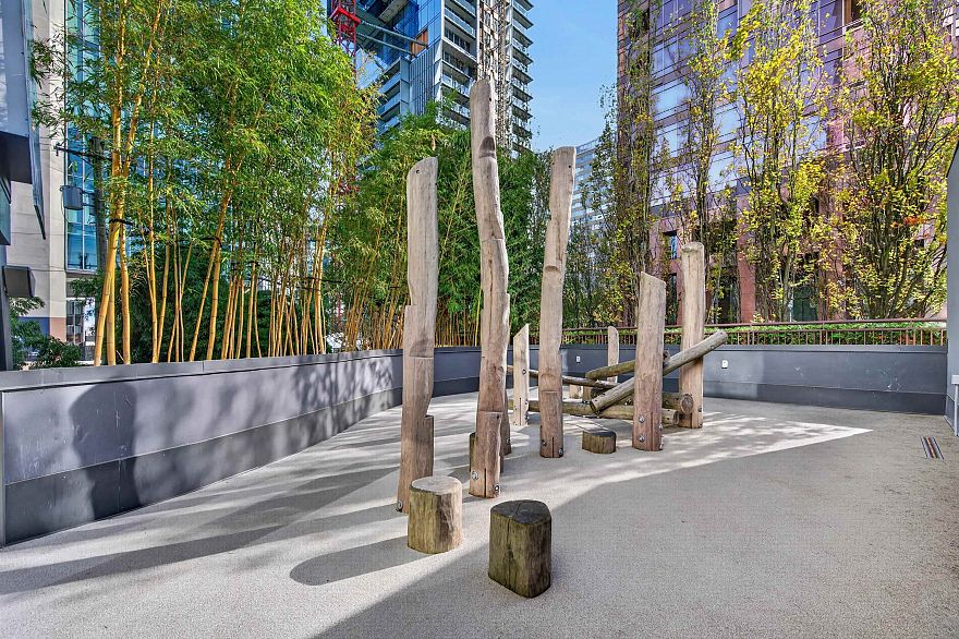 1605 1568 Alberni Street