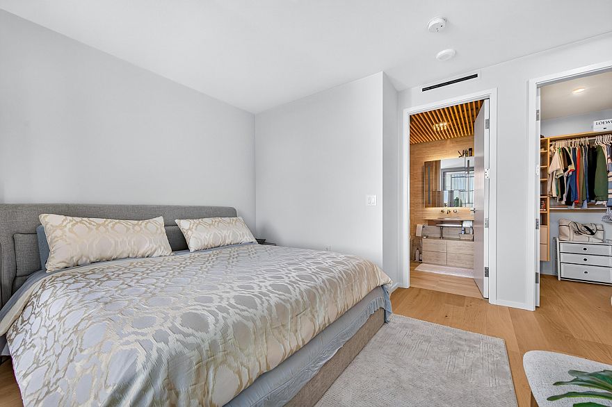 1605 1568 Alberni Street