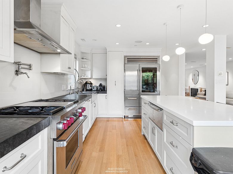 917 W 20th Avenue