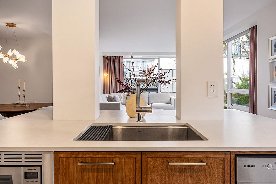 507 1201 Marinaside Crescent