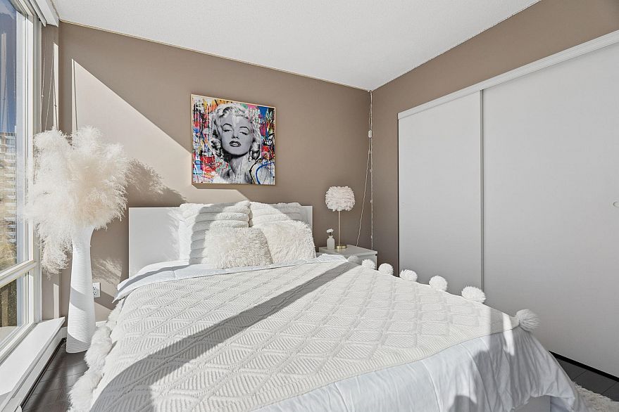 908 1408 Strathmore Mews