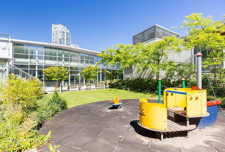 908 1408 Strathmore Mews
