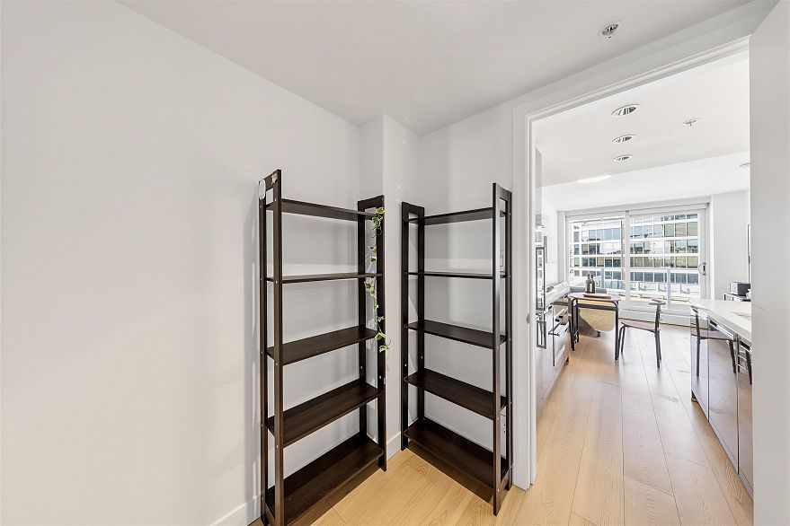 1902 777 Richards Street