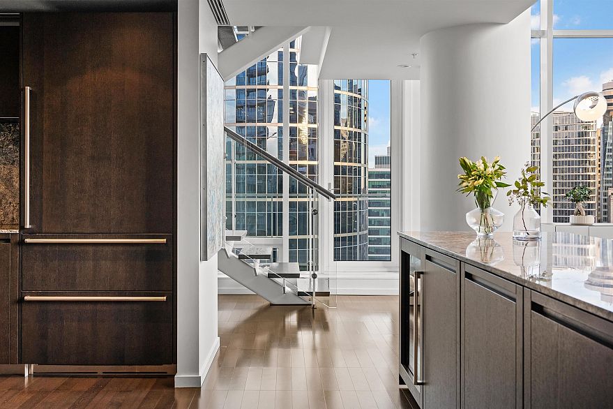 2603 1011 W Cordova Street