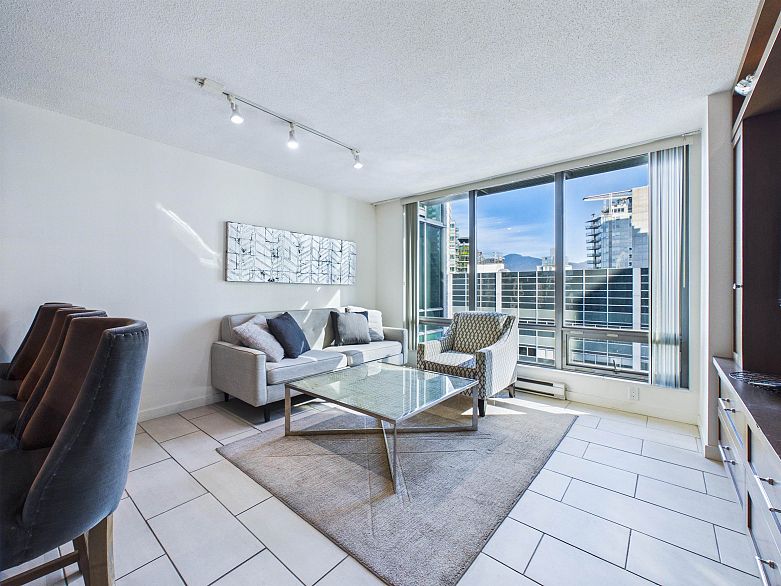 1303 1288 W Georgia Street