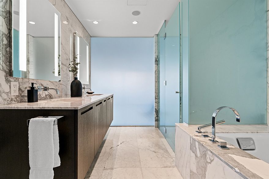 2603 1011 W Cordova Street
