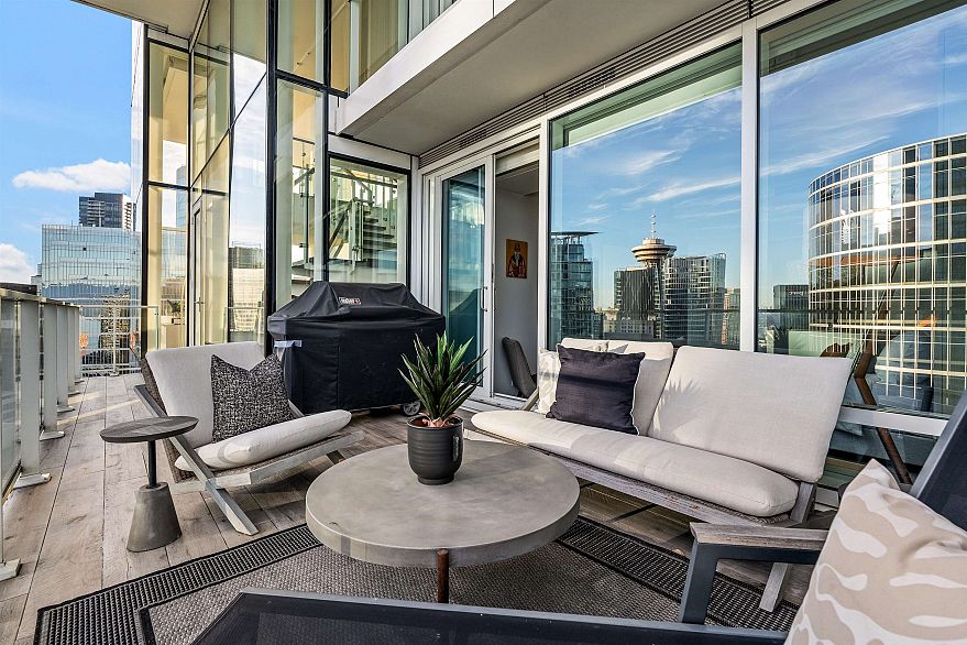2603 1011 W Cordova Street