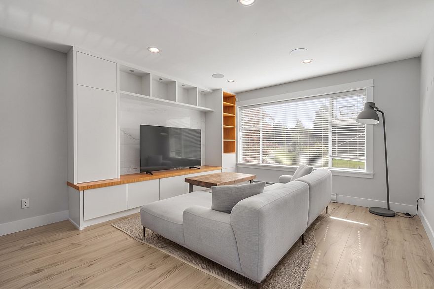 35 W 15th Avenue