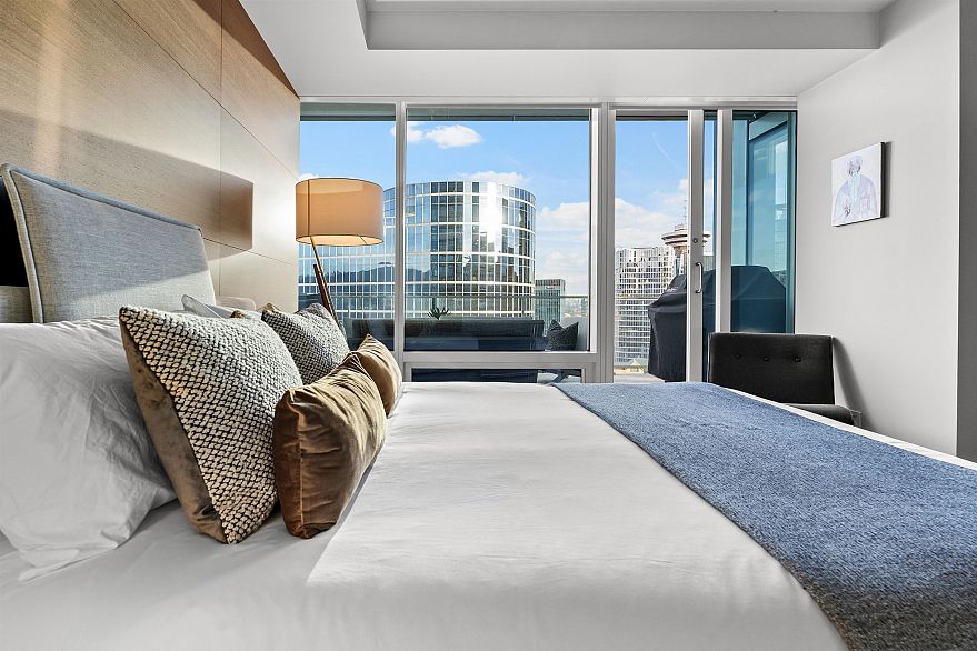 2603 1011 W Cordova Street