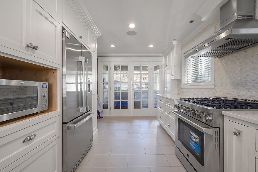 35 W 15th Avenue