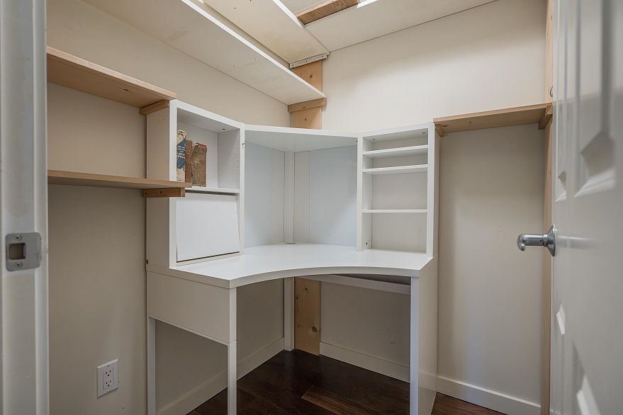 204 1485 W 6th Avenue