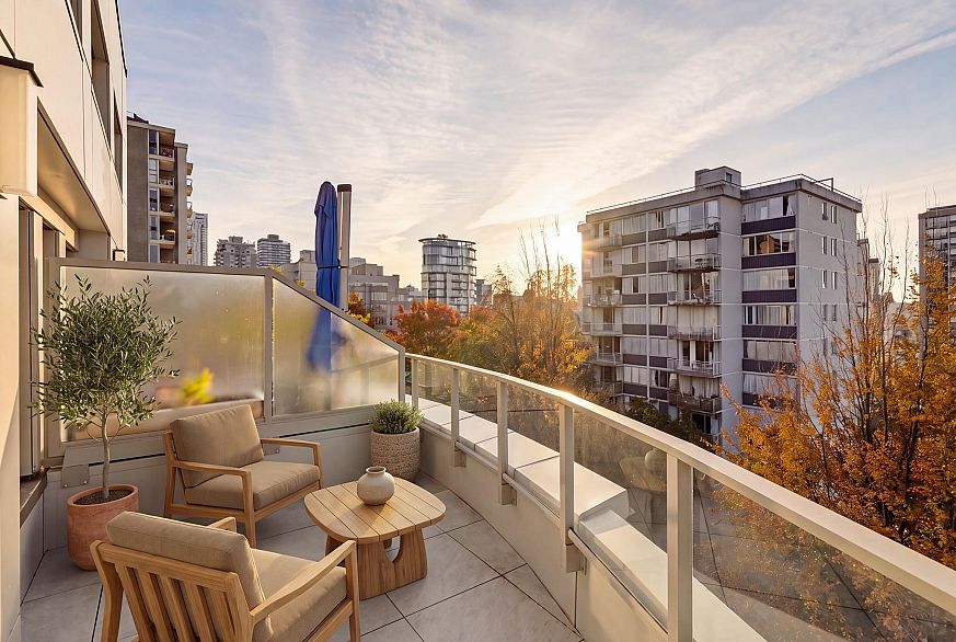 701 1345 Burnaby Street