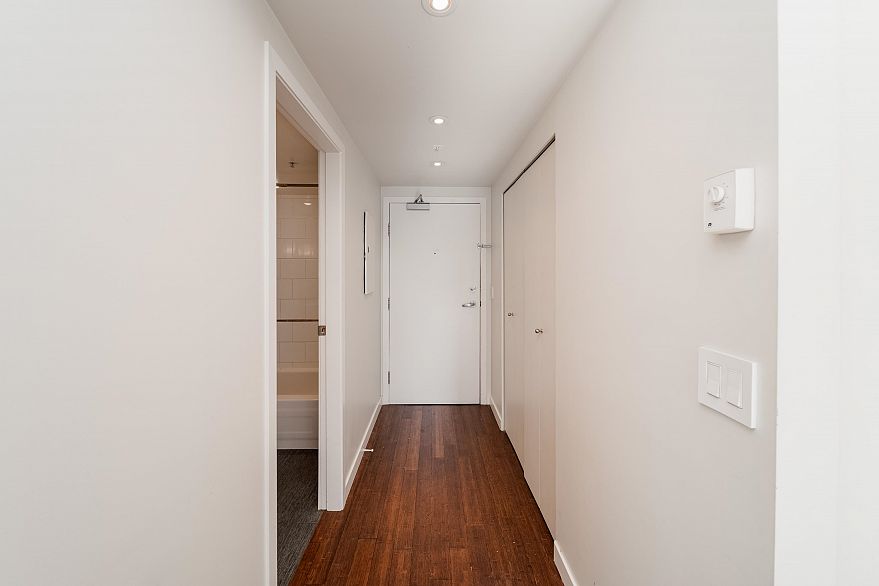 1708 1331 W Georgia Street