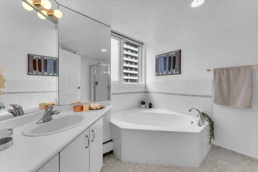 701 1010 Burnaby Street