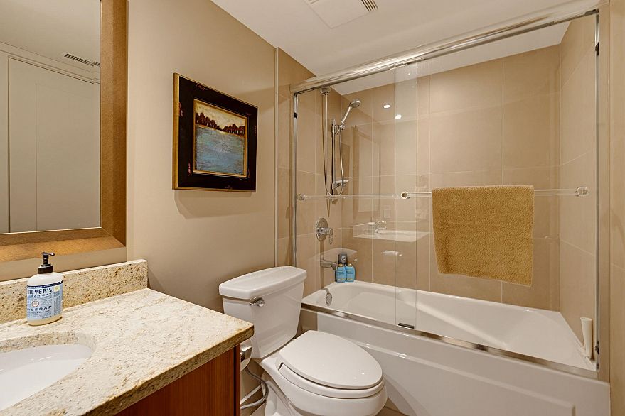 701 1345 Burnaby Street