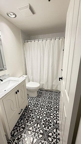 701 1010 Burnaby Street