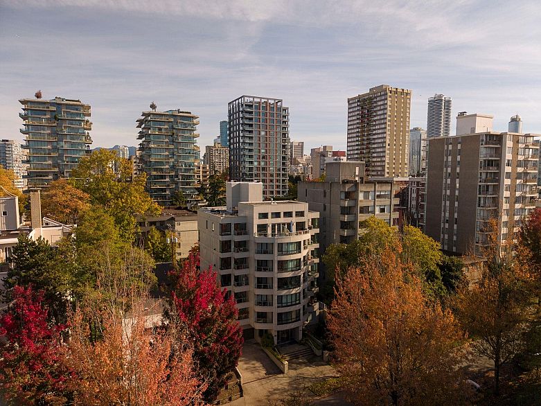 701 1345 Burnaby Street