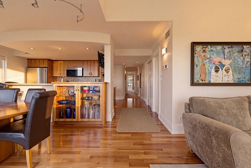 701 1345 Burnaby Street