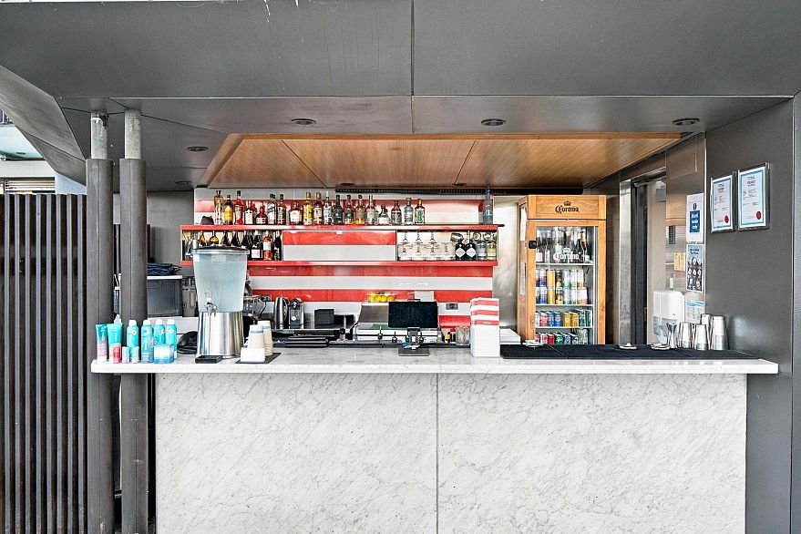 2301 1011 W Cordova Street