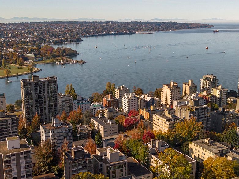 701 1345 Burnaby Street