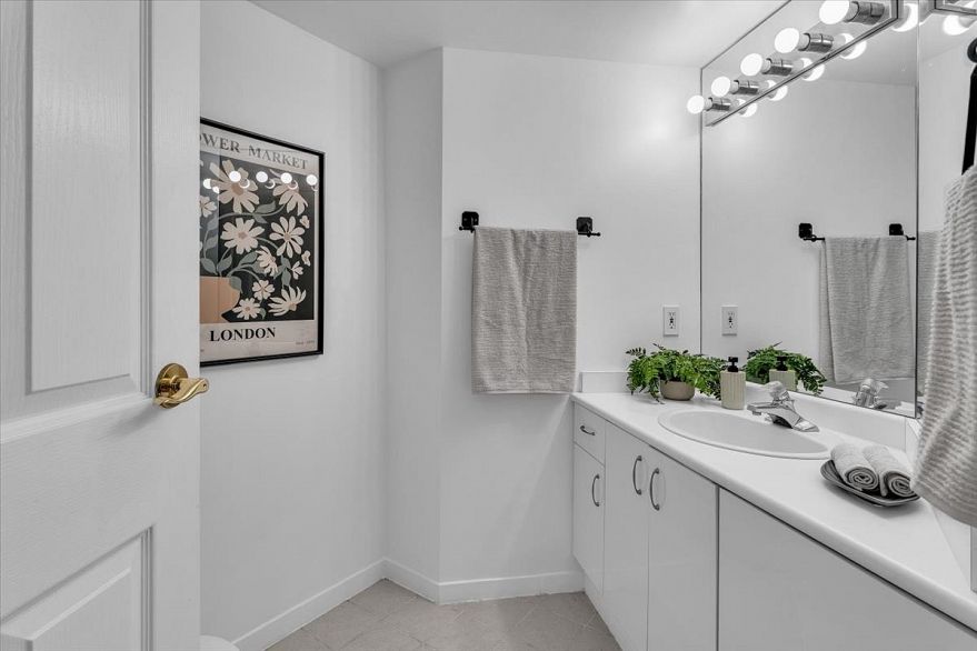 701 1010 Burnaby Street