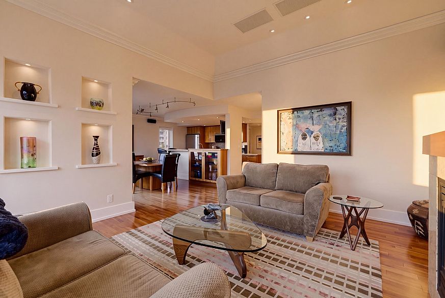 701 1345 Burnaby Street