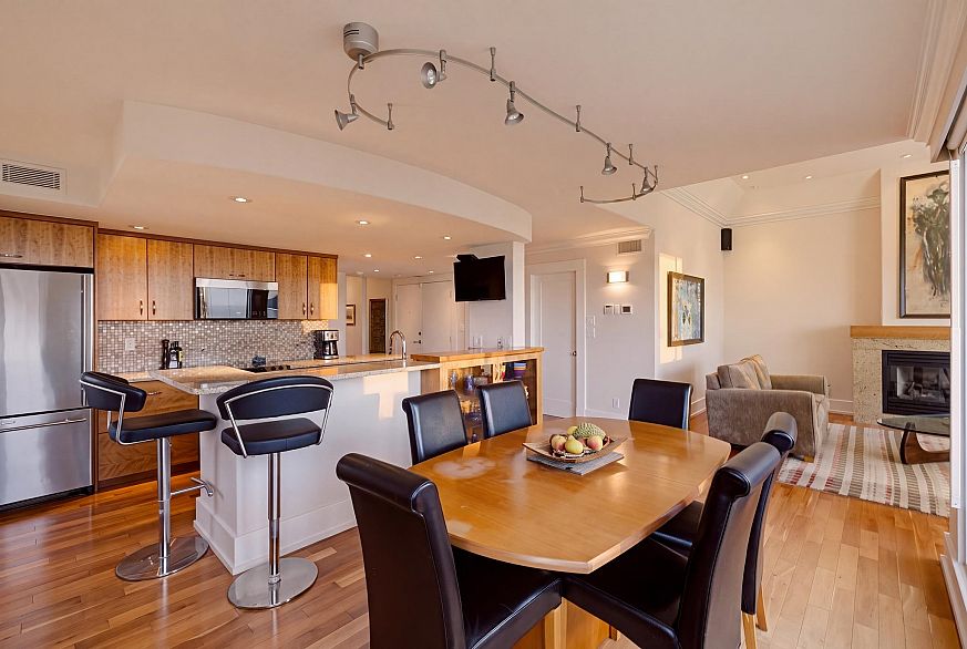 701 1345 Burnaby Street