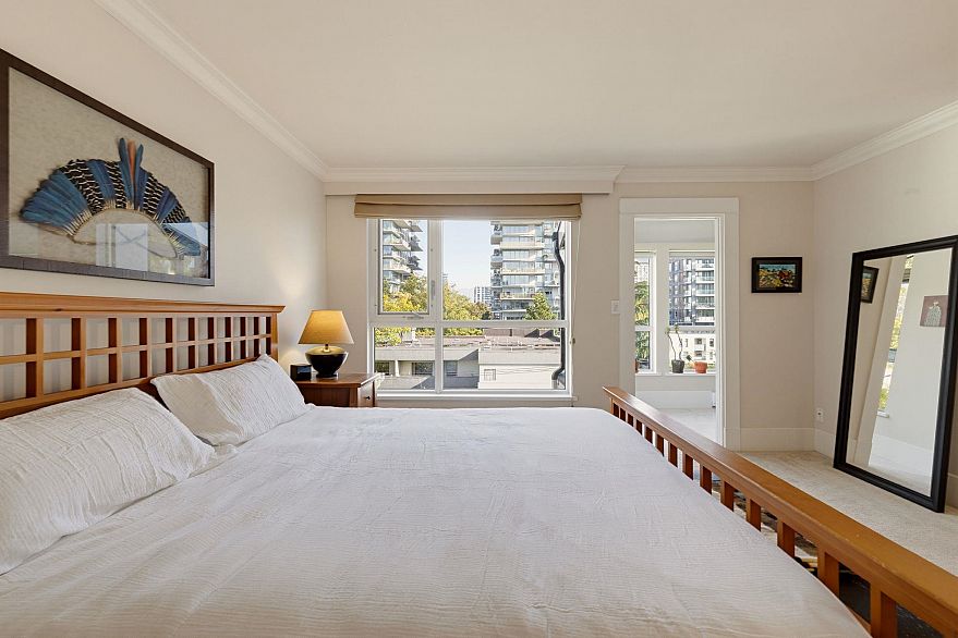 701 1345 Burnaby Street
