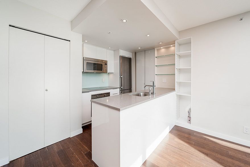 1708 1331 W Georgia Street