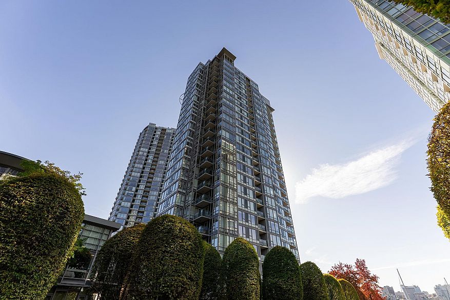 901 1067 Marinaside Crescent