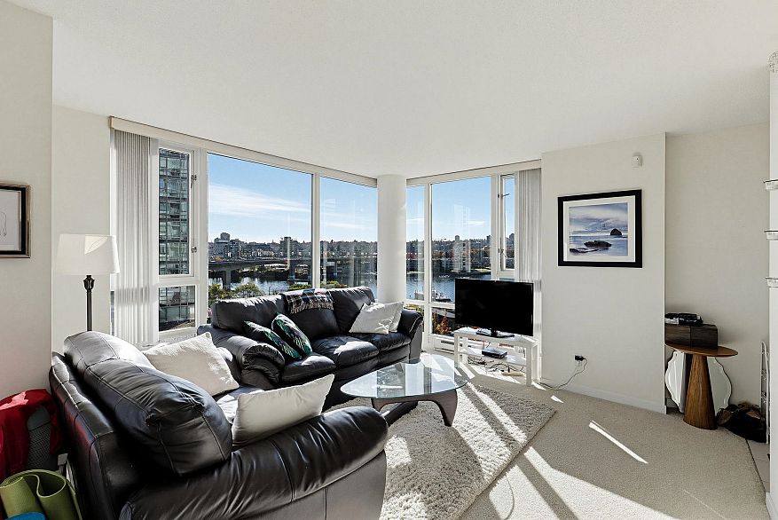 901 1067 Marinaside Crescent