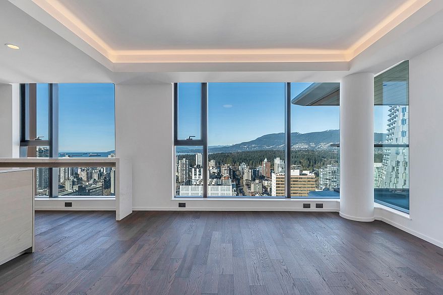 2502 1482 Robson Street