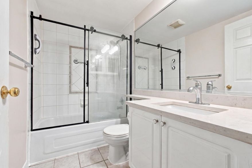 223 760 Kingsway