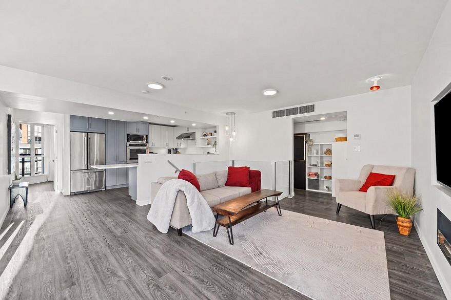 1704 488 Helmcken Street