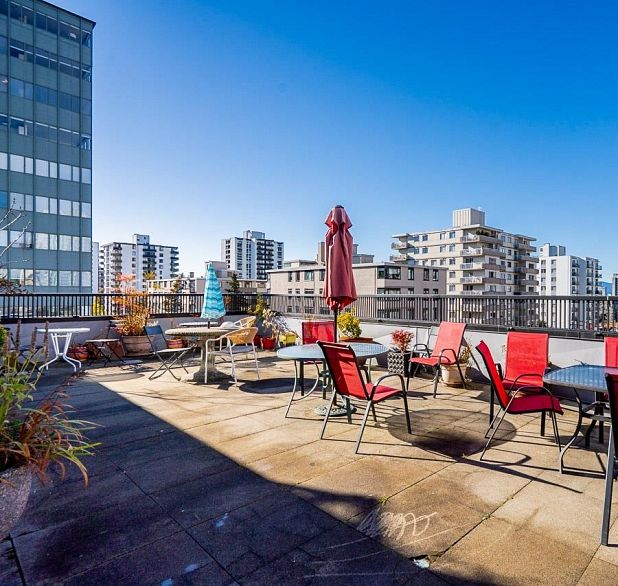 205 1270 Robson Street