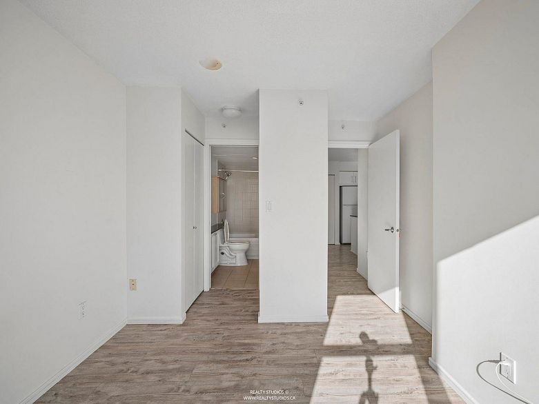 1807 1723 Alberni Street